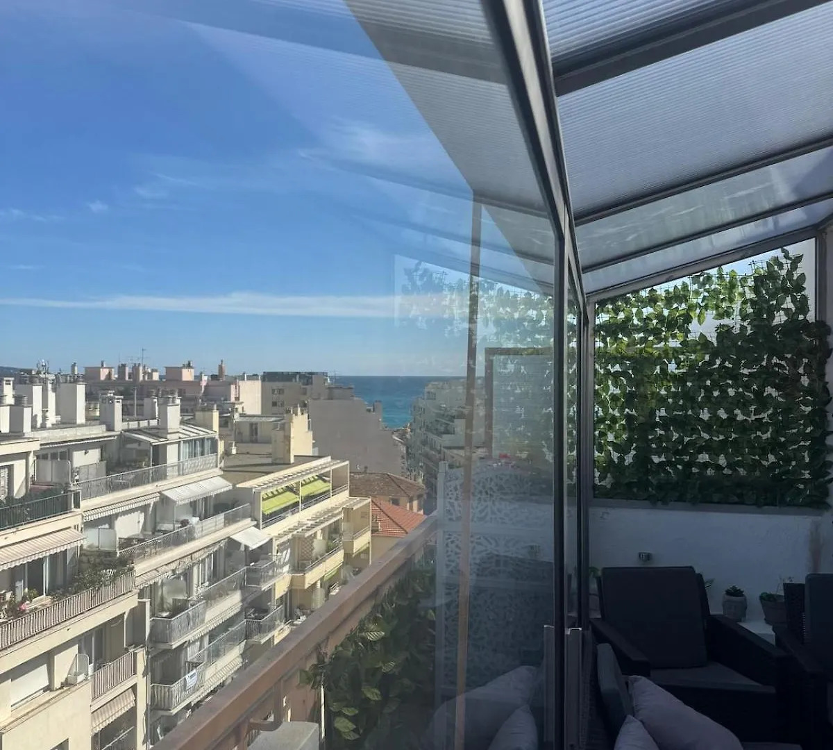 Апартаменты Top Floor With Sea View, Clim And Veranda Ницца