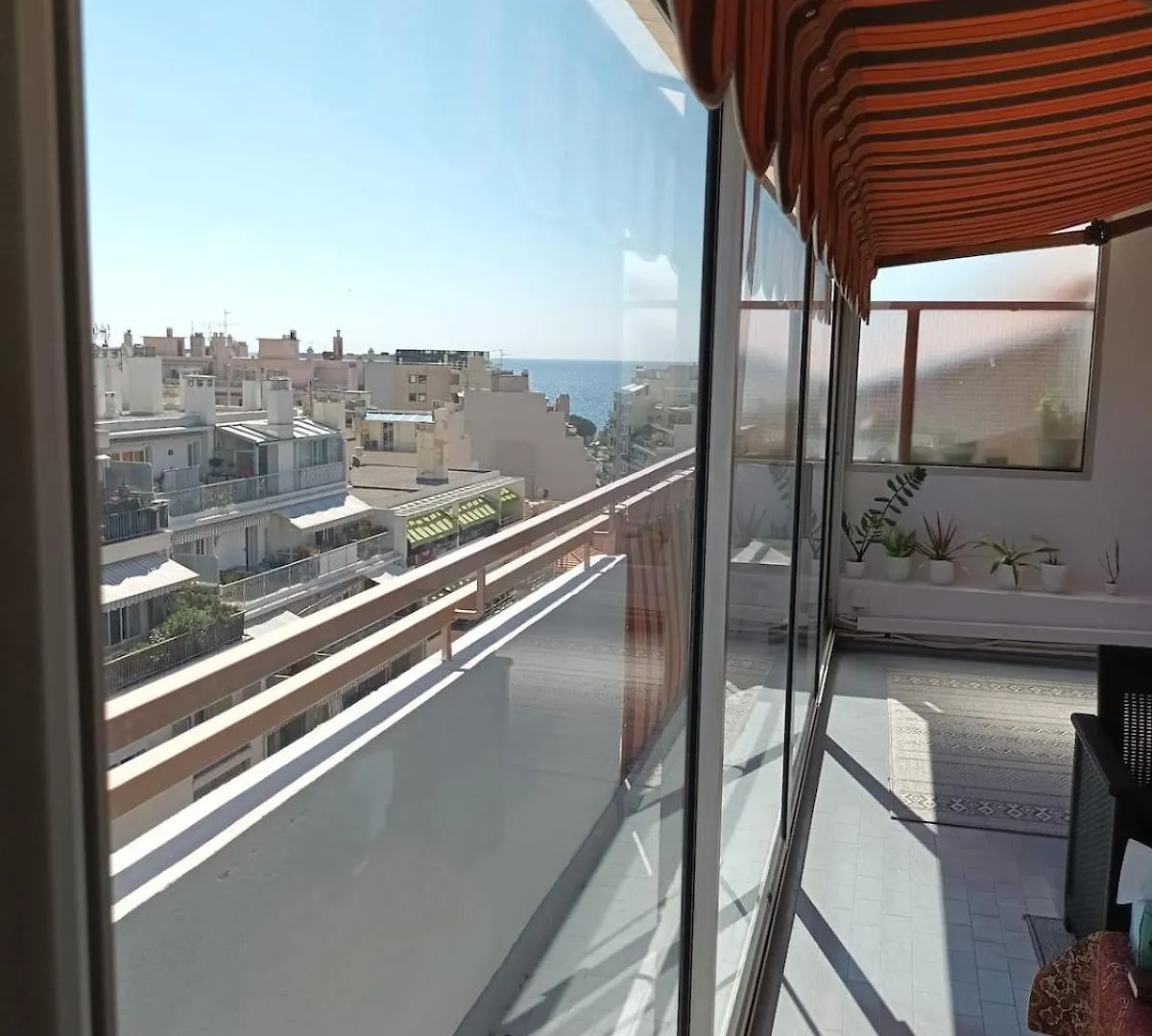 Apartment Top Floor With Sea View, Clim And Veranda Nice