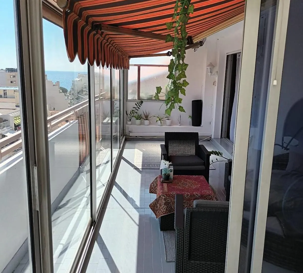 Top Floor With Sea View, Clim And Veranda Nice
