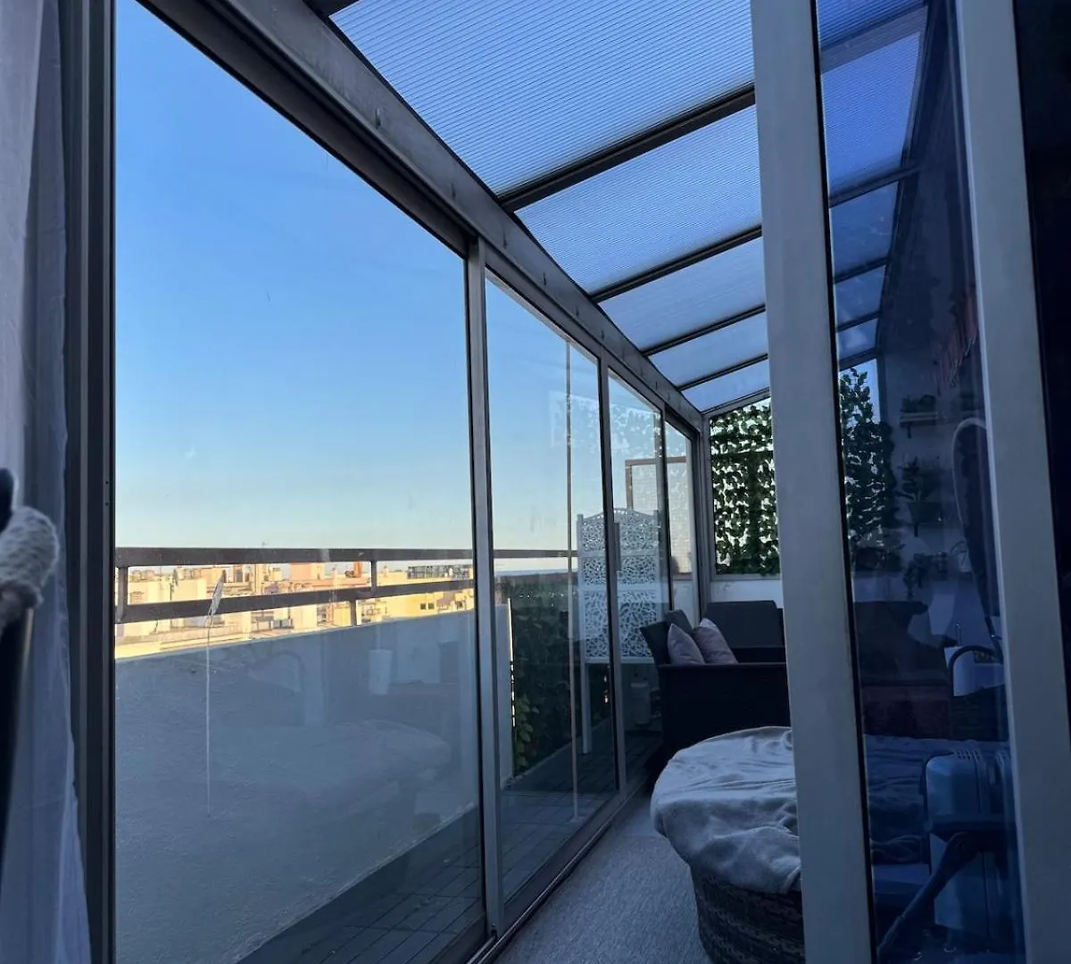Top Floor With Sea View, Clim And Veranda Nice Apartment
