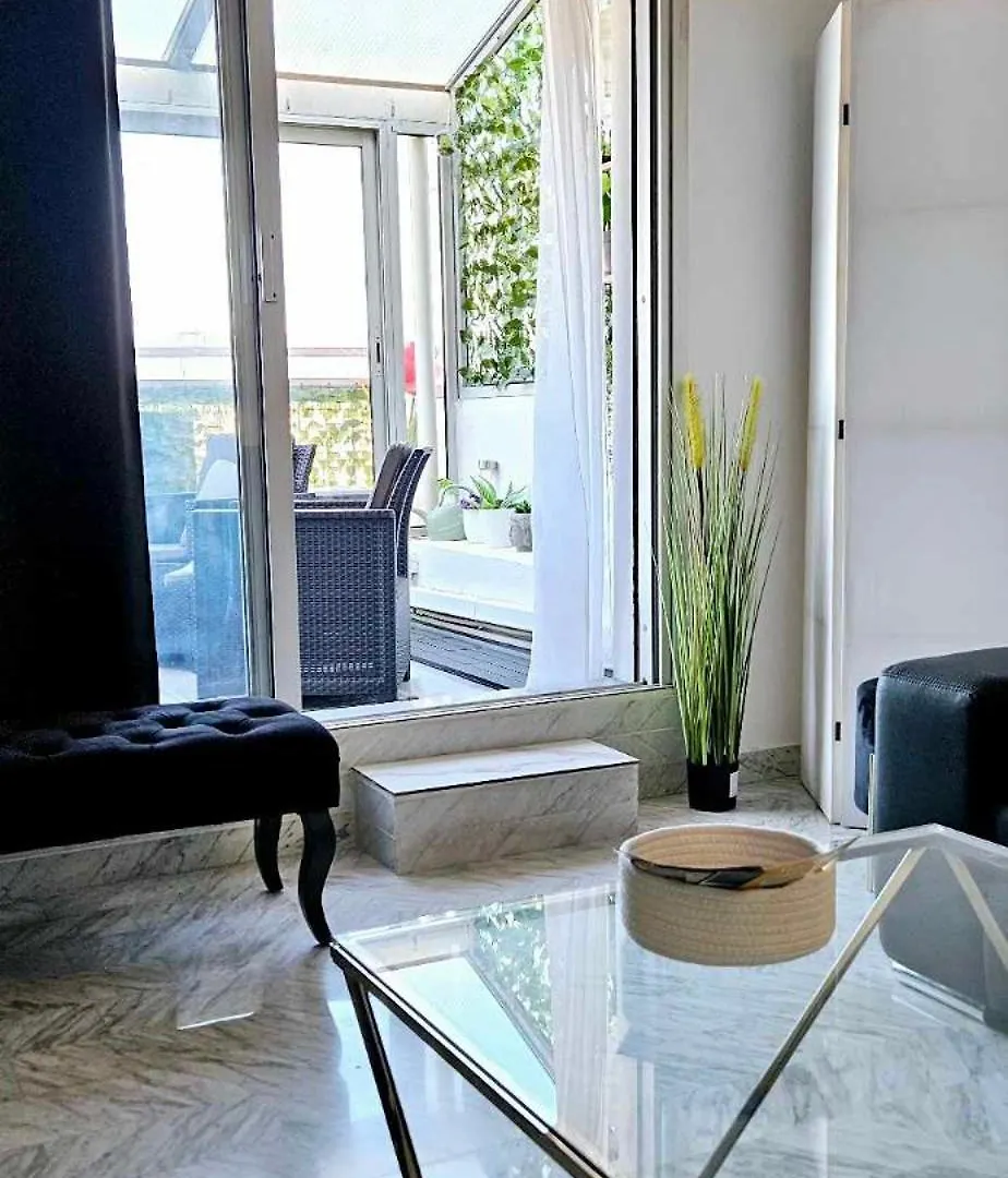 Apartment Top Floor With Sea View, Clim And Veranda Nice