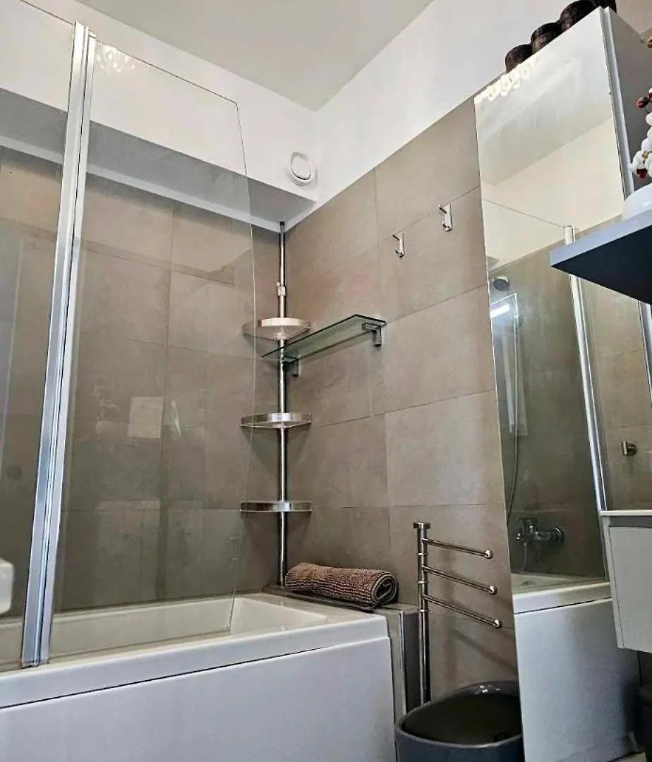 Top Floor With Sea View, Clim And Veranda Nice 0*,  France