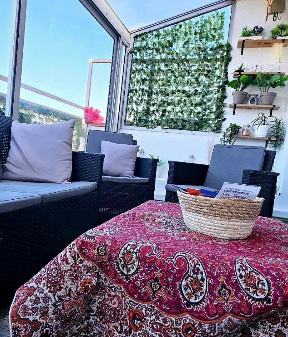 Top Floor With Sea View, Clim And Veranda Nice 0*,